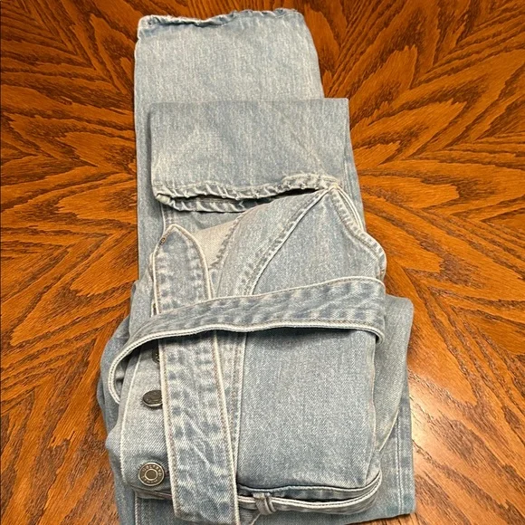 GRLFRND Amaya Belted Jumpsuit “Someone New” Light Wash Denim. Size XS - Picture 10 of 15